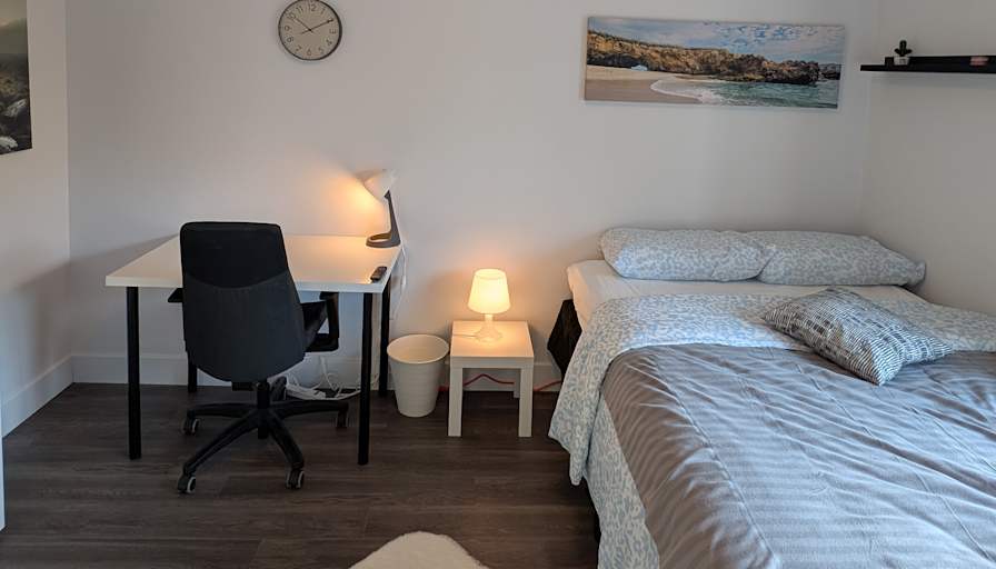 Serdar's room