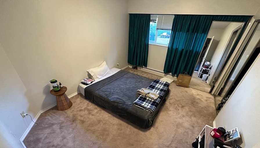 Saul's room