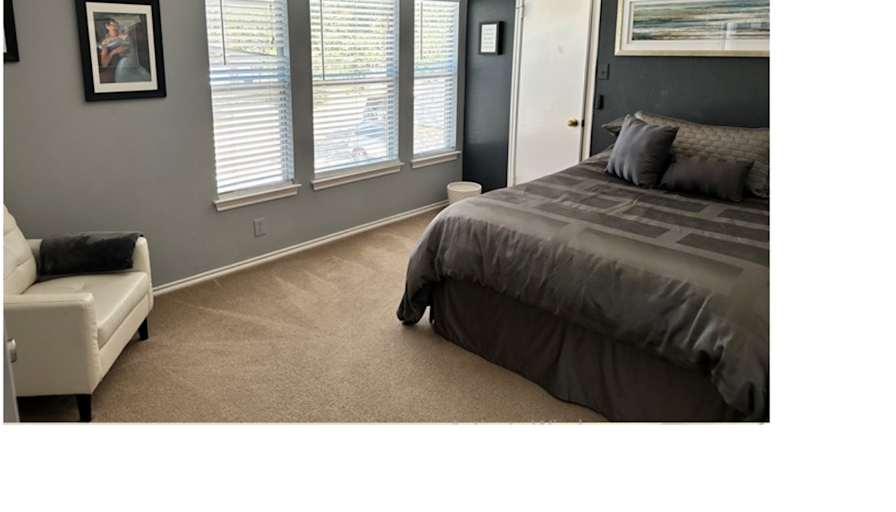 Bedroom-Private Bathroom - available UTSA-LA CANTERA area's room