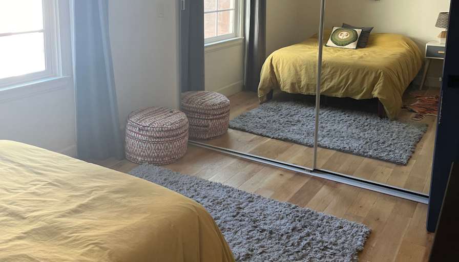 Hass's room