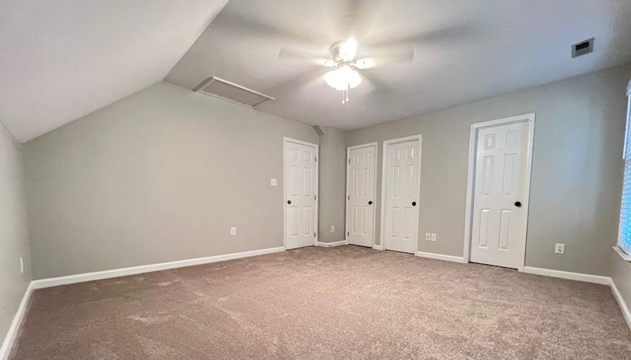 Alcove Rooms's room