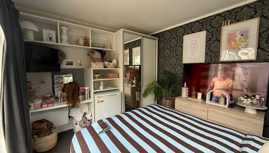 Cate's room