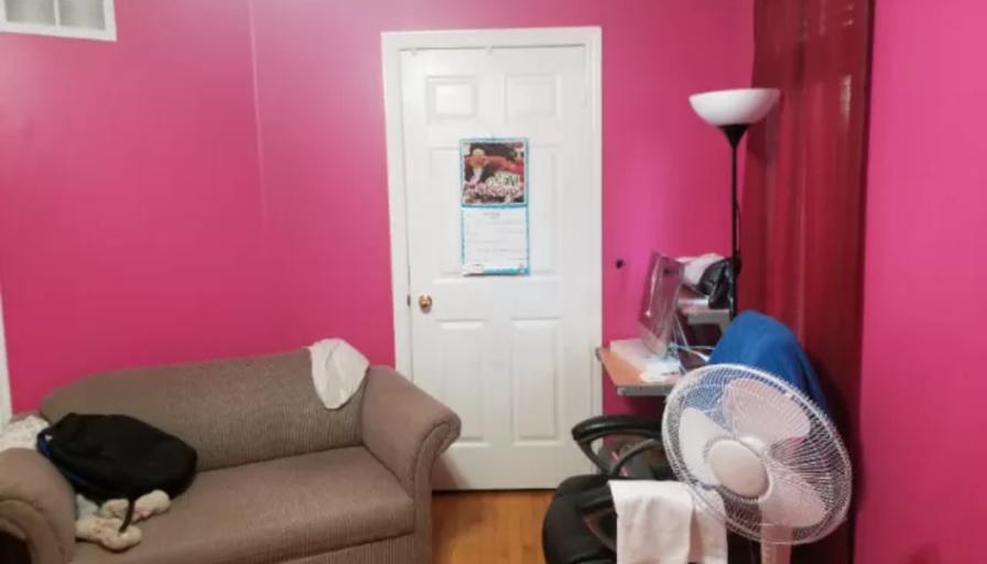 SINTHUJAN's room