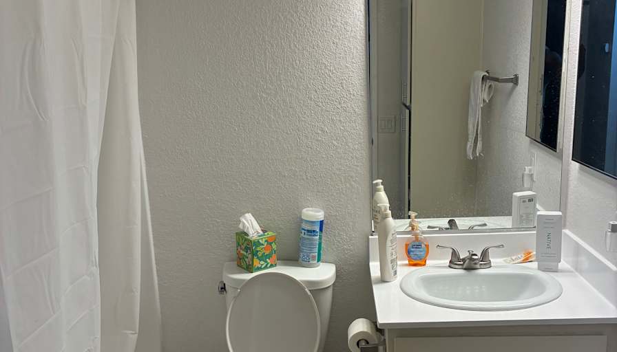 Adonisa's room