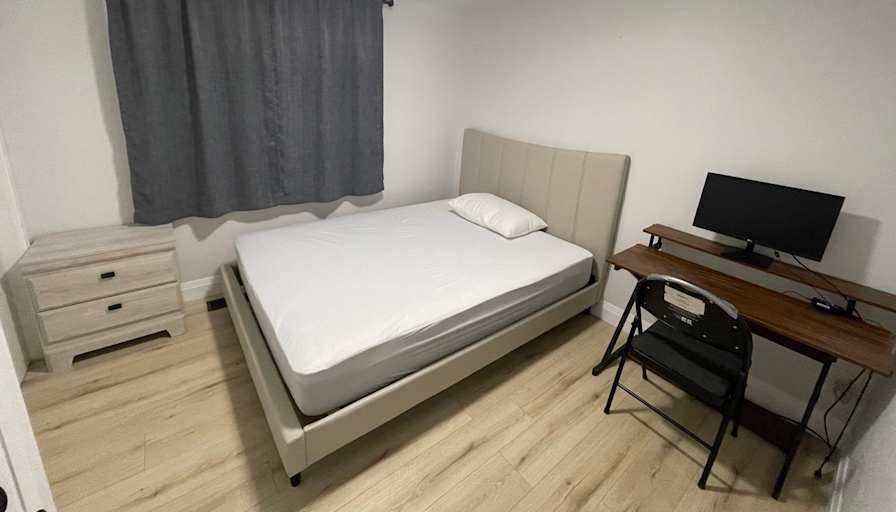 Ziyo's room
