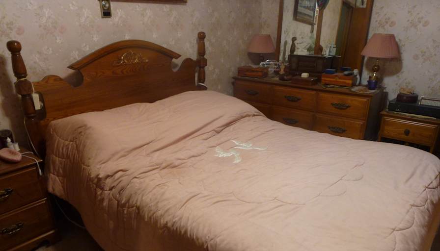 Frank DeBeer's room