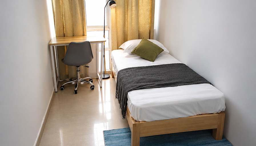 leong tie's room