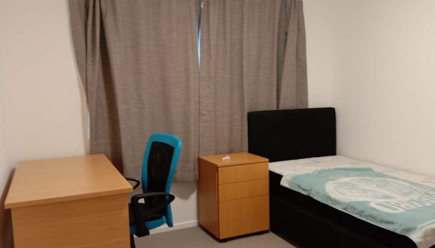 yan SHI's room