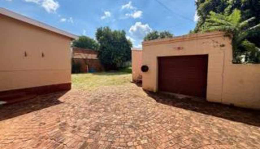 Tshikani's room