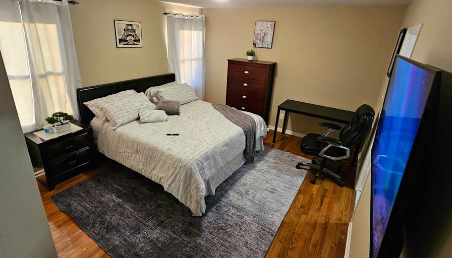 Okaro's room