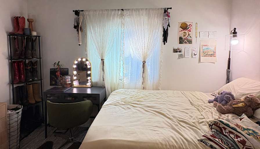 Darby's room