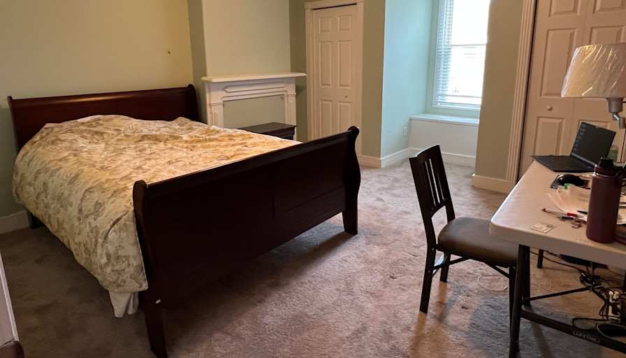 Federal Hill room for rent's room