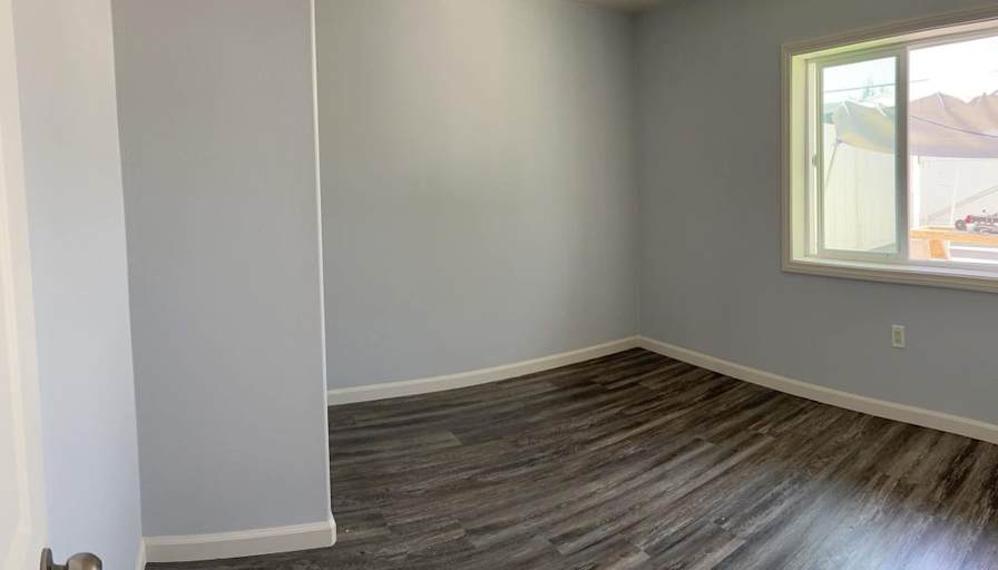 Ken's room