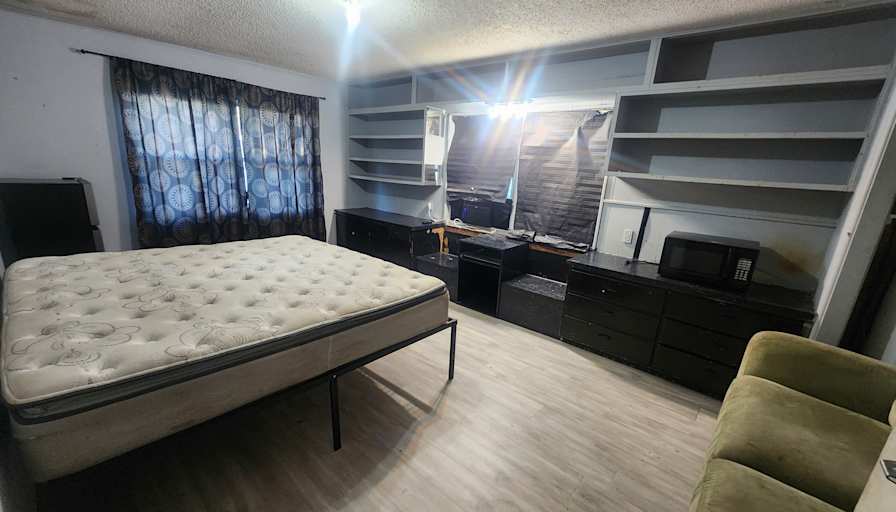 AL's room