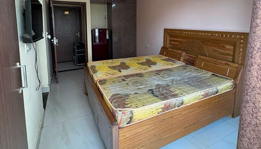 Divyanshi's room