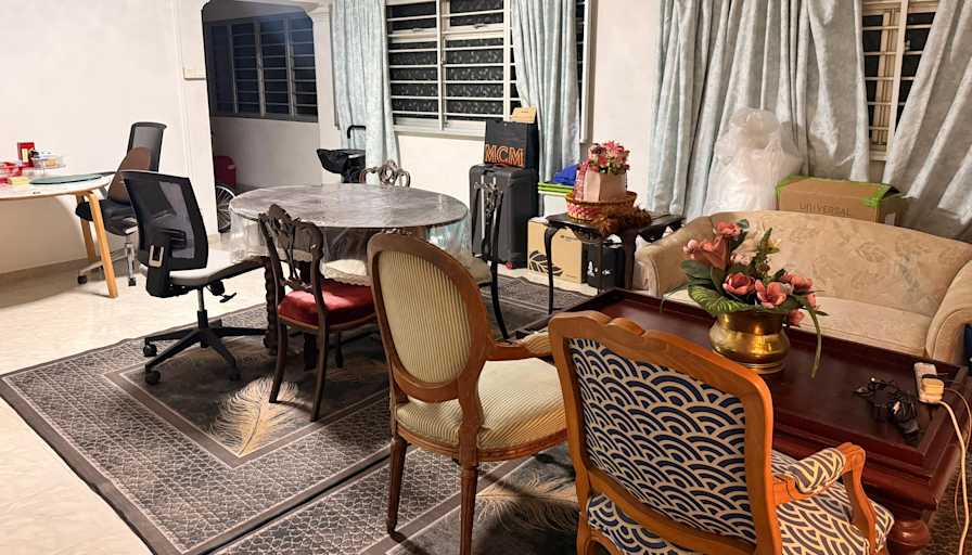 Shidah's room