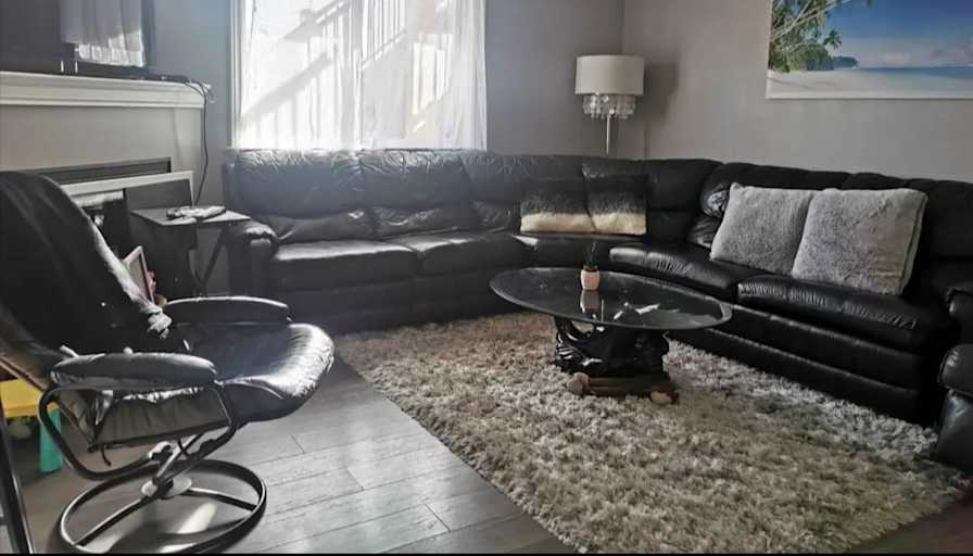 Tom's room