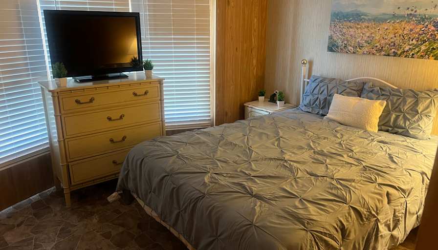Eddie Meeks's room