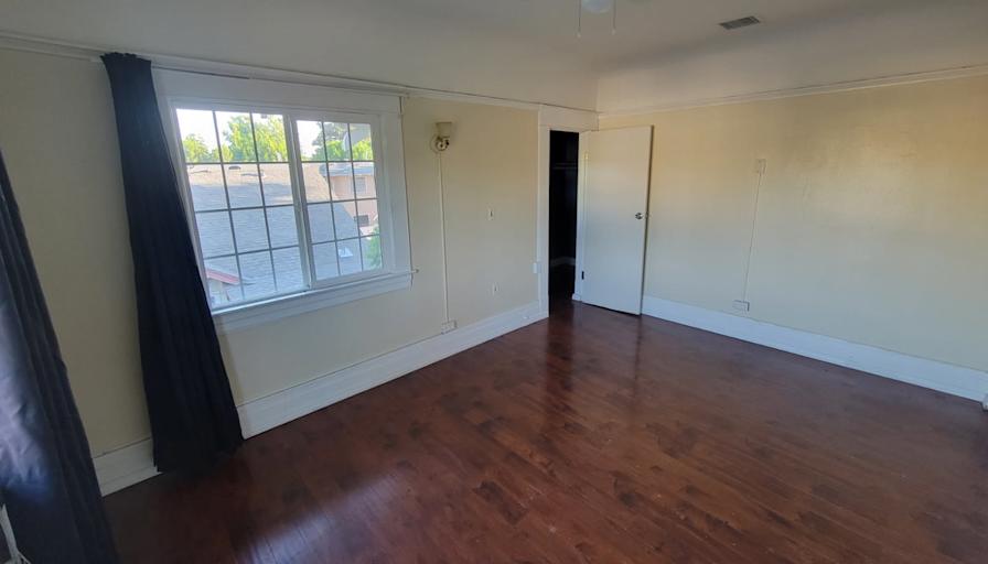 Lee's room