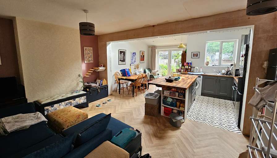 Glenn's room
