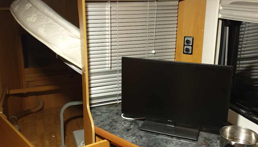 CHRISTOPHER's room