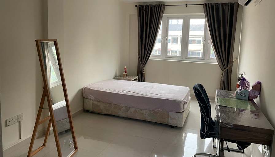 Zfy Ed's room