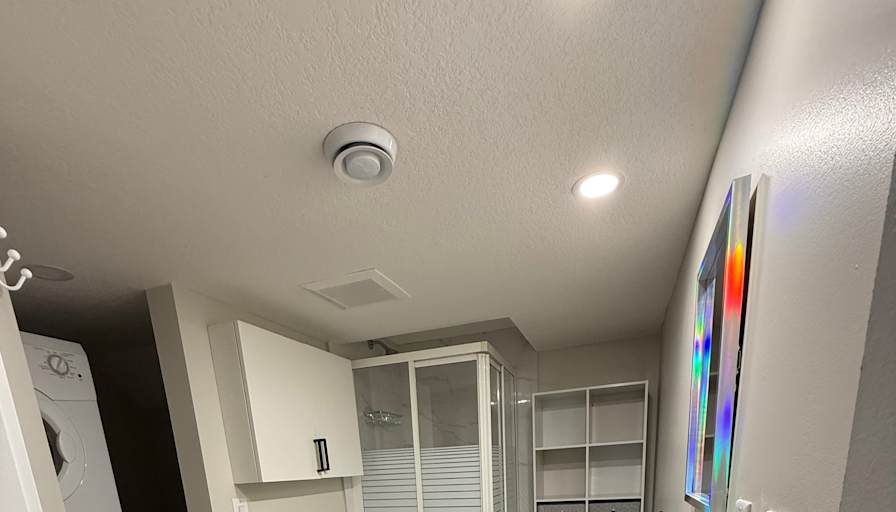 Eddy's room