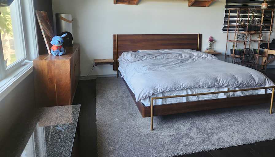 Patrick Vien's room