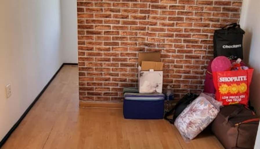Property Rental's room