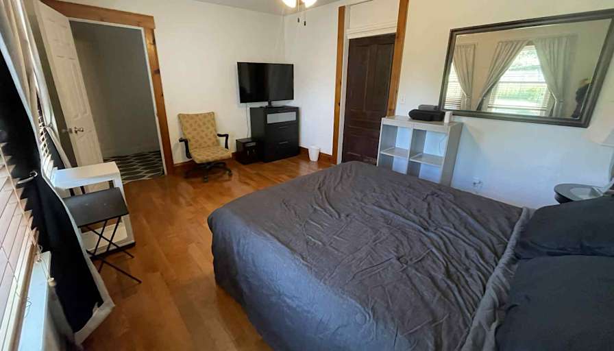 alric good's room
