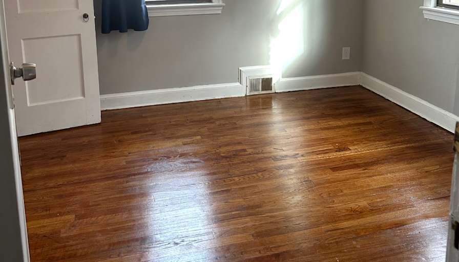 Leslie's room