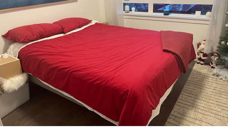 Alexis's room