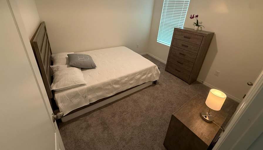 Diana Pineda Hoyos's room