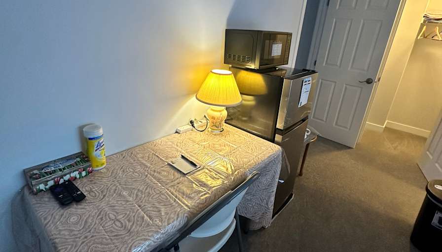 Carlos's room