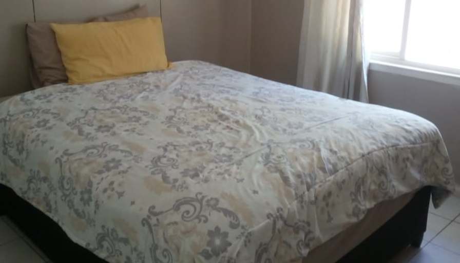 Ria Room's room