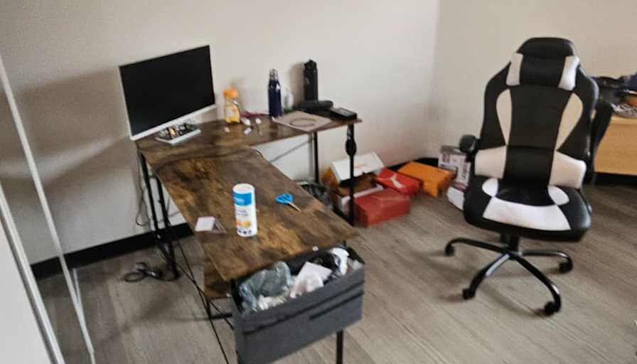 Samyak Bhatt's room