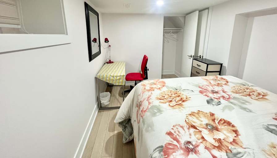 Mark Kay's room