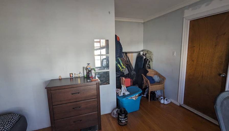 Payam's room