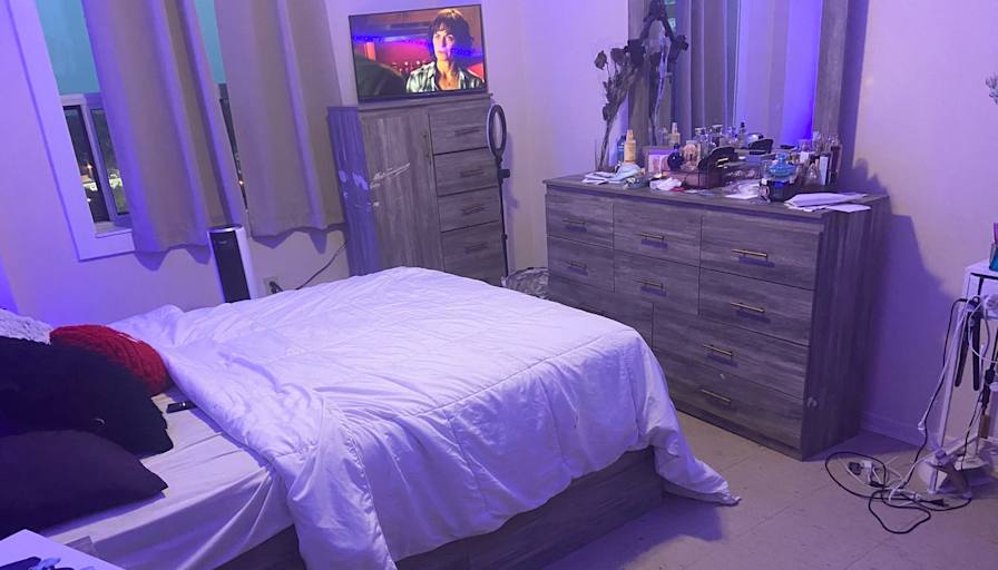 Niko's room