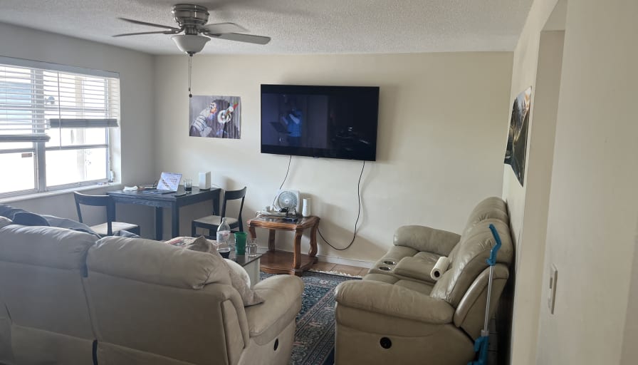 Rent here's room