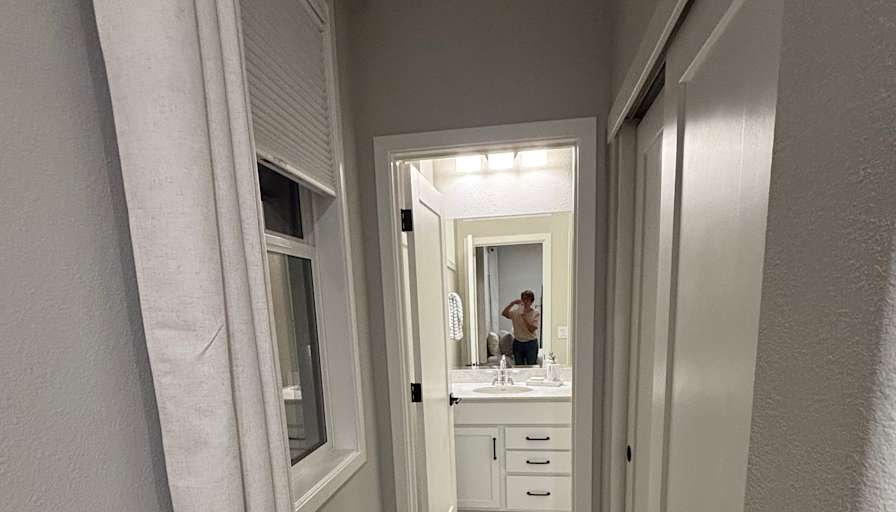 Andy Pon's room