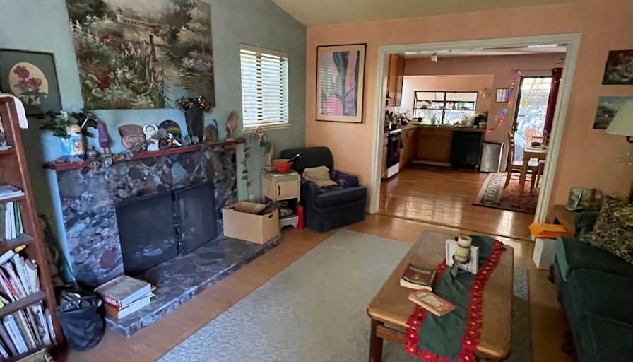 carolyn's room