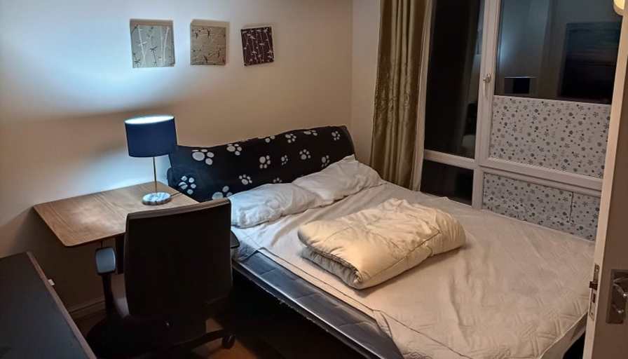 Vic's room