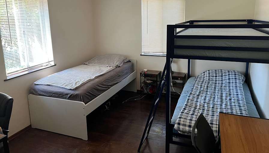 Julia Va's room