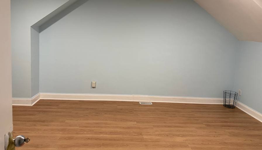 Yen's room
