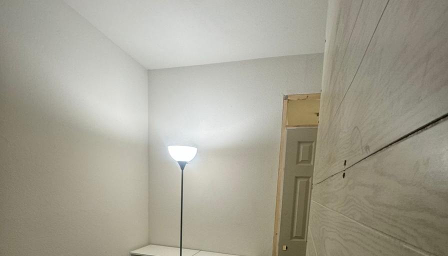 Zahra's room
