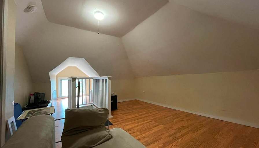 Thomas's room
