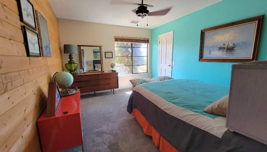 Elle's room