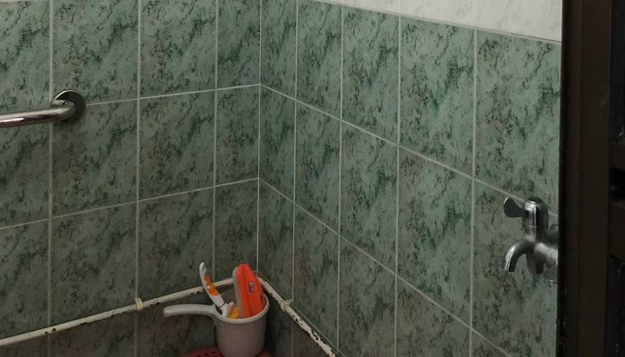 Riz's room