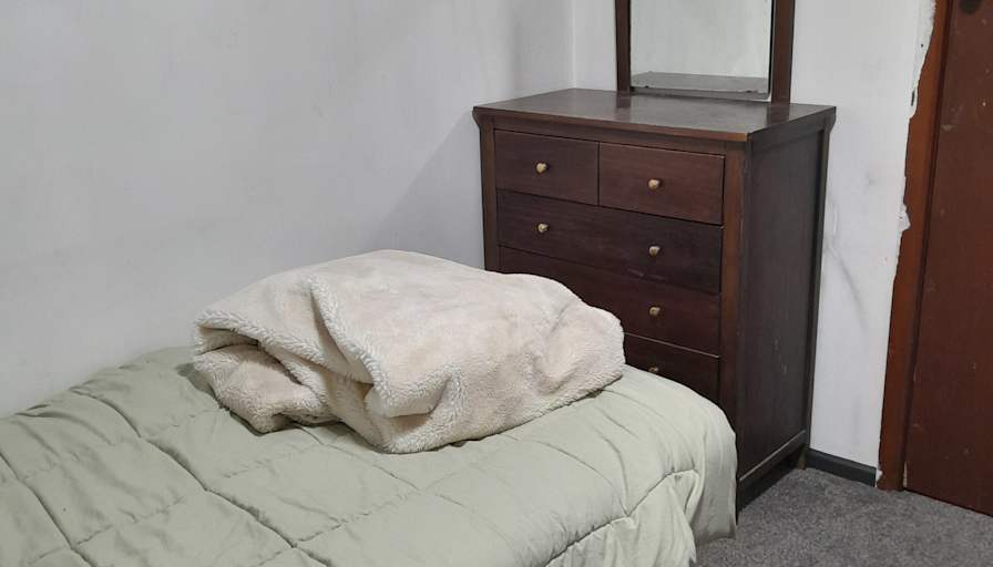 nisim's room